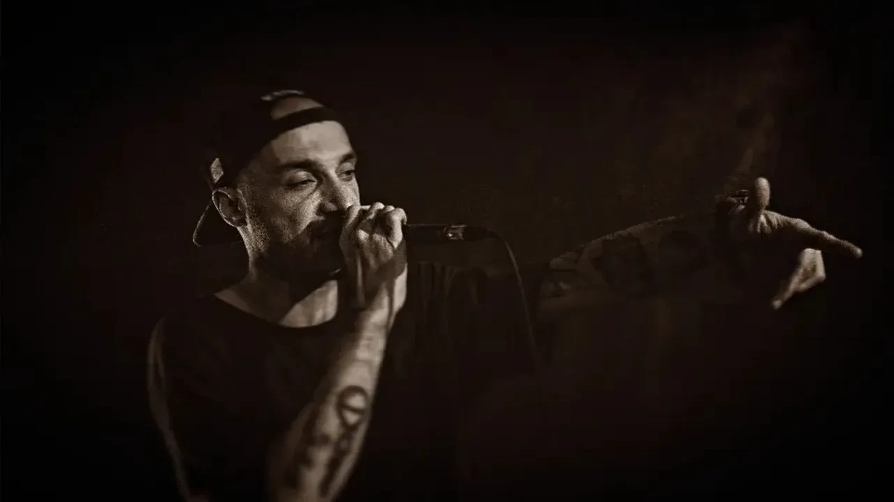 Rapçi Sansar Salvo, aile içi şiddet nedeniyle gözaltına alındı