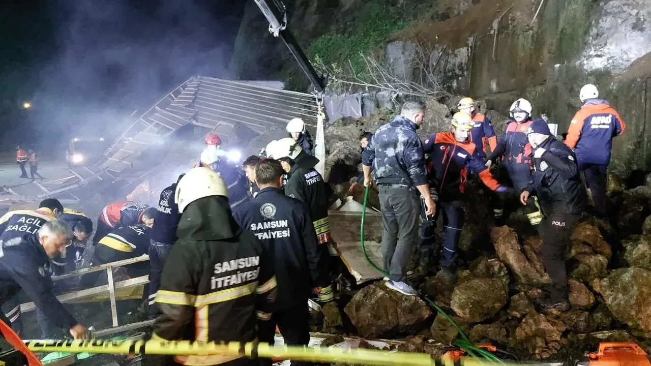 Samsun'da 3 kişinin yaşamını yitirdiği heyelan faciasında akaryakıt istasyonu müdürü gözaltına alındı
