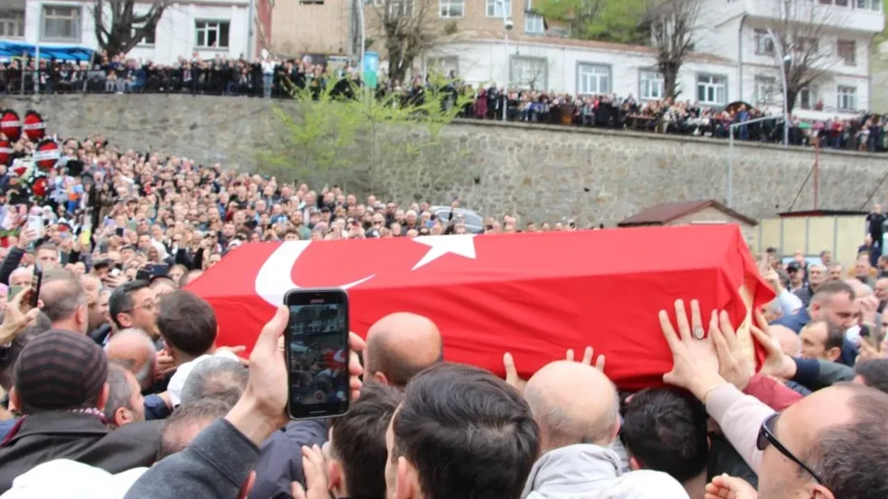 Volkan Konak, Trabzon Maçka'da son yolculuğuna uğurlandı