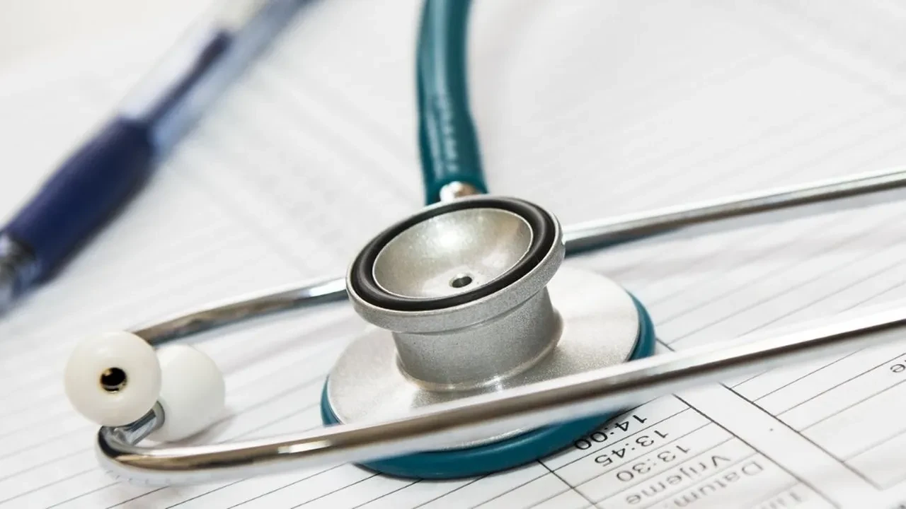 PTT, sağlık ocakları, bankalar, noterler açık mı? 03 Nisan resmi kurumlar açık mı?