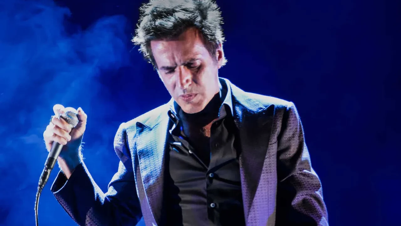 Teoman'dan Sırrı Süreyya Önder paylaşımı: Ölme Sırrı Abi