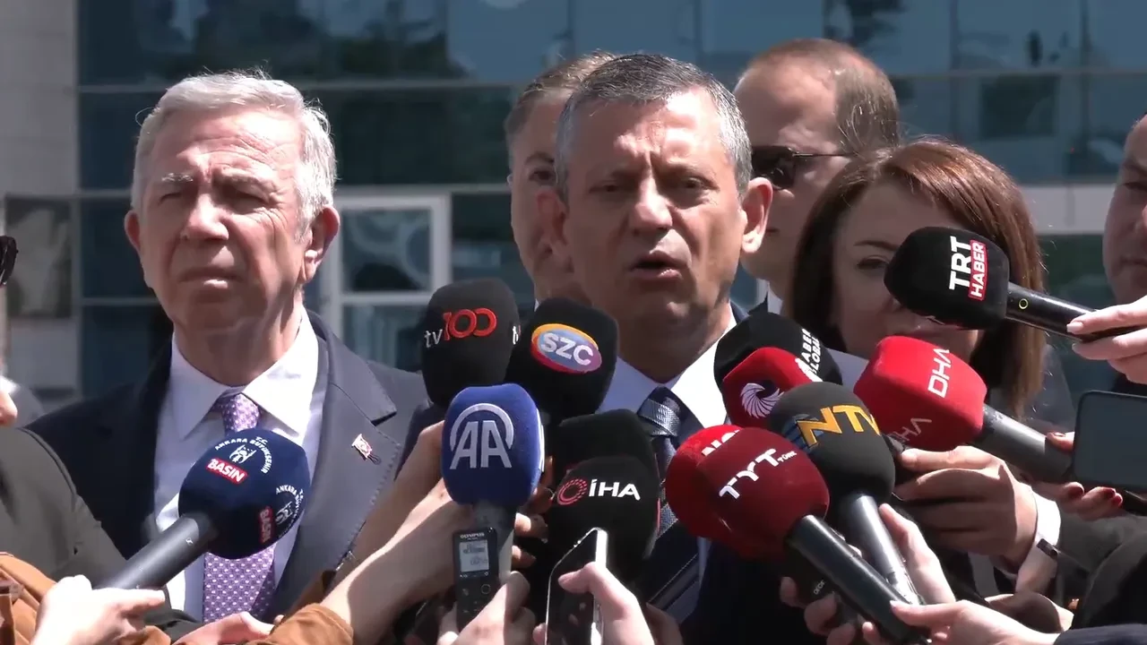 Özgür Özel'den Danıştay ziyareti sonrası açıklama: “Yargı güvenliği olmazsa olmazdır”