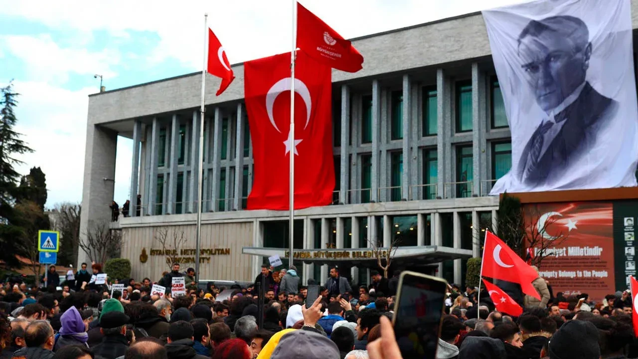 İBB ikinci dalga operasyonundaki 52 kişi adliyeye sevk edildi