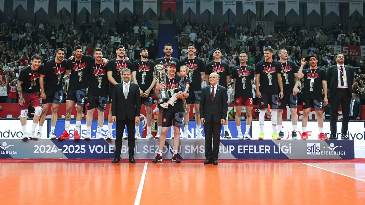 Ziraat Bankkart, Efeler Ligi'nde 4. kez şampiyon oldu