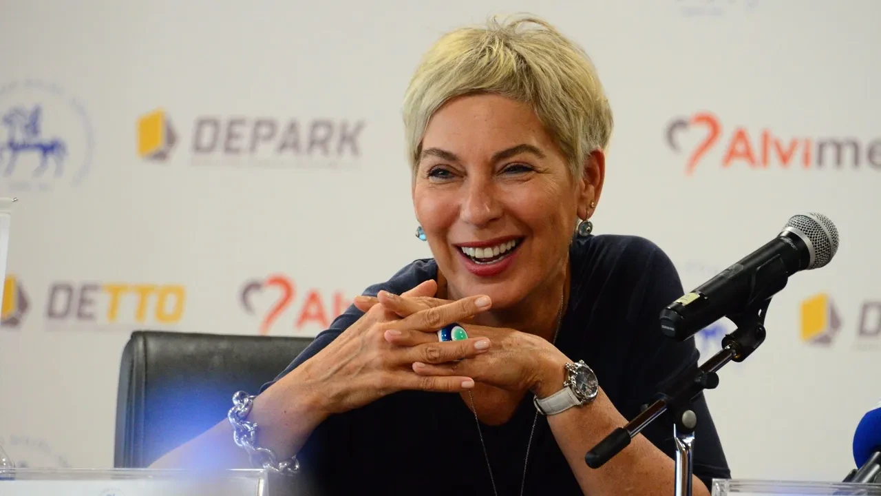 Leyla Alaton'dan cesur açıklama: Lüks çanta takmak utanç verici bir şey