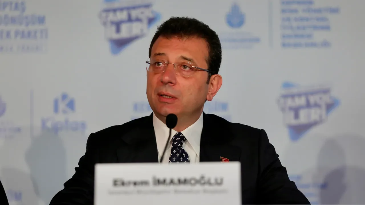 İmamoğlu: "Şehri birlikte mahvettiğiniz kişiler televizyonlara çıkıp, utanmadan çalışma arkadaşlarıma iftira atıyor"