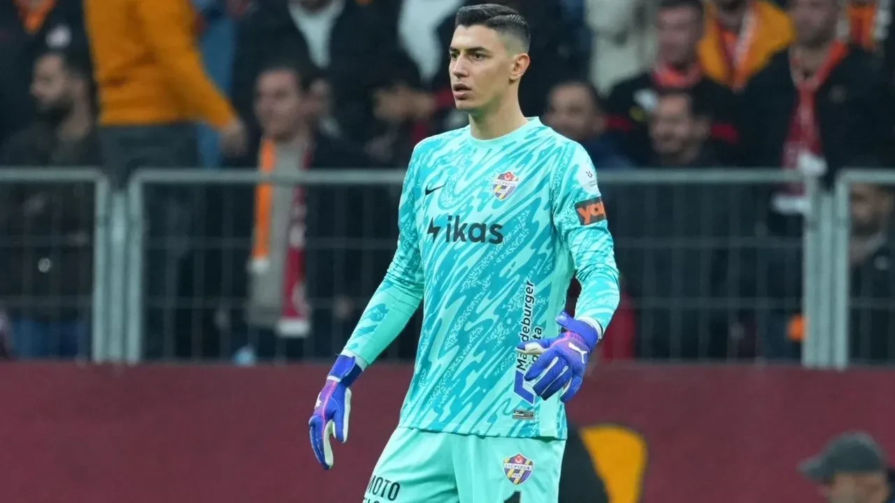 Eyüpspor, Berke Özer ile 2 yıllık yeni sözleşme imzaladı