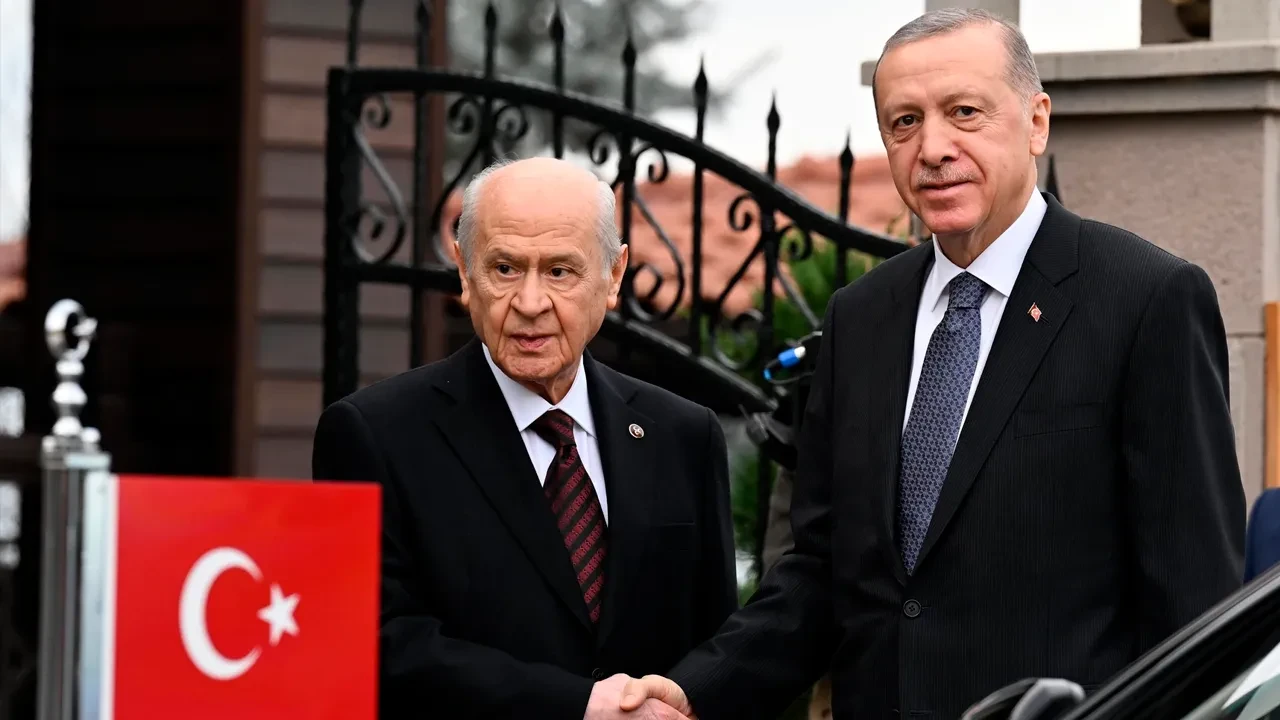 MHP lideri Bahçeli, Erdoğan'ın adaylığı için "Derdi vatan ve millet olan bir Cumhurbaşkanının yolundan caymaya hakkı yoktur" dedi
