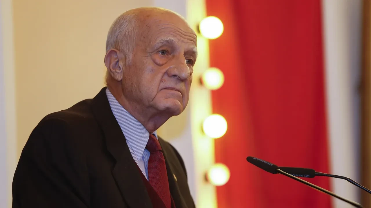 İnan Kıraç hakkında şok iddialar: “Yalnızlaştırıldı, kasası boşaltıldı”