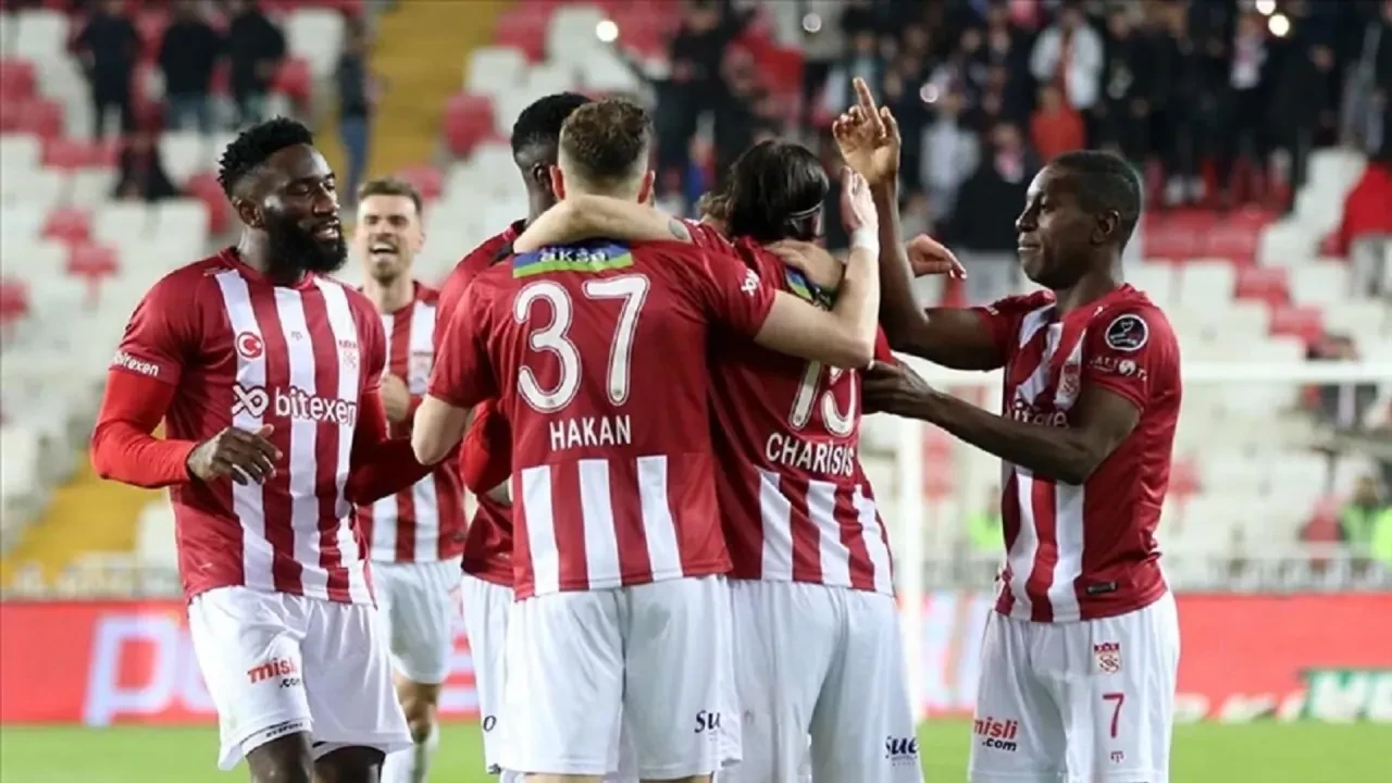 Sivasspor’a FIFA’dan 3 dönem transfer yasağı