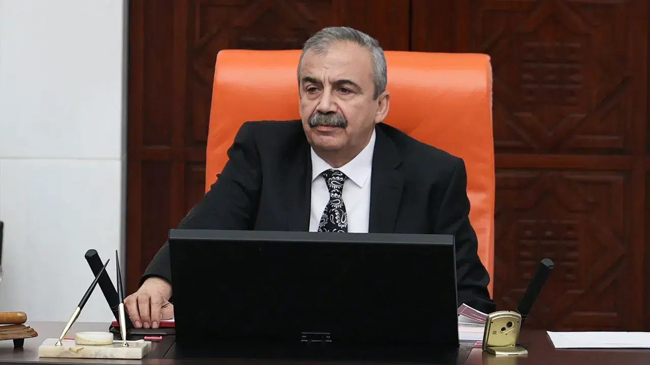 Sırrı Süreyya Önder'in TBMM'de yerine geçecek isim belli oldu