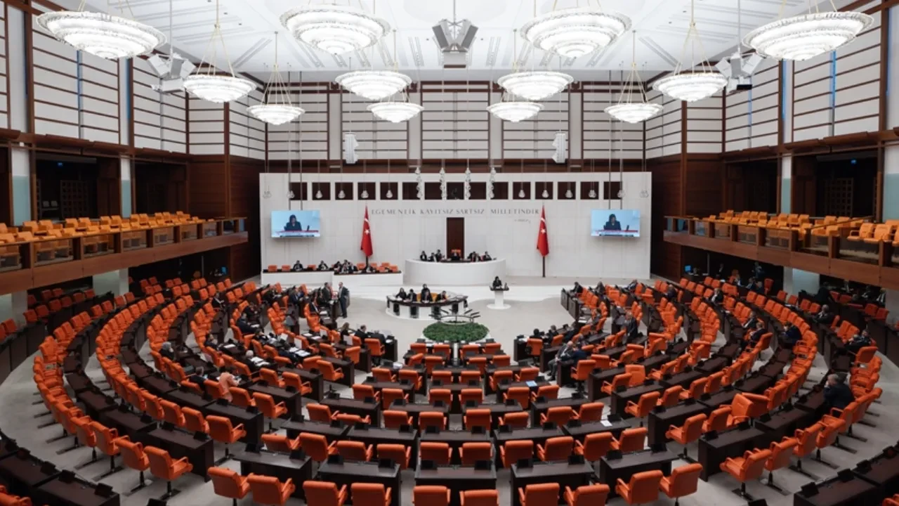 Muhalefetin önerge zaferi