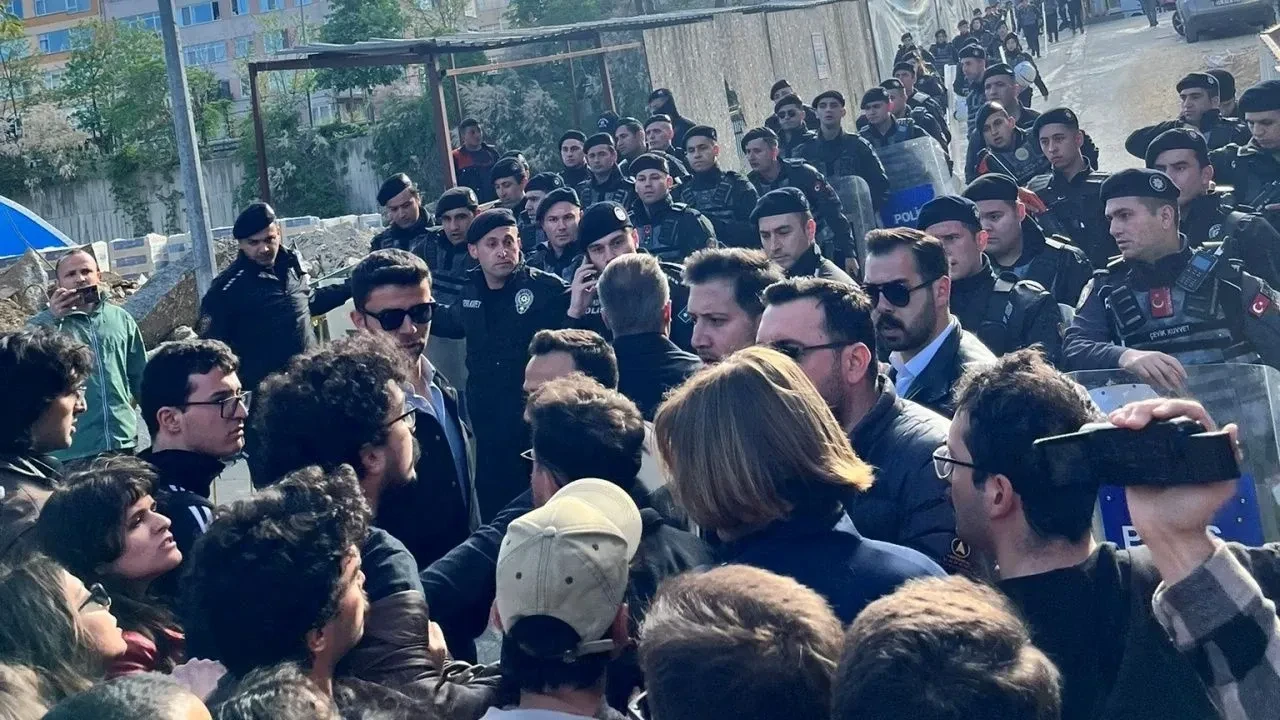 Boğaziçi Üniversitesi’nde Nureddin Yıldız protesto edildi: Üniversitemizde istismarcılara yer yok