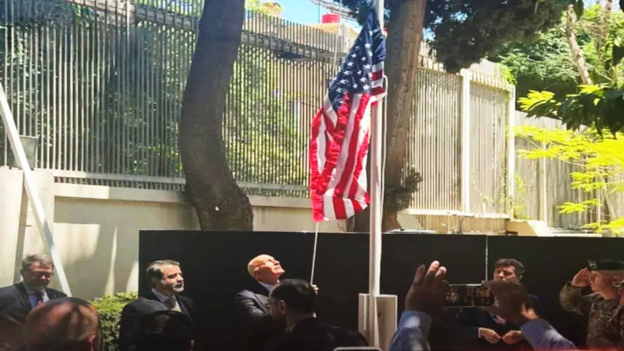 ABD 13 yıl sonra Şam'da bayrak çekti: Büyükelçilik yeniden açıldı