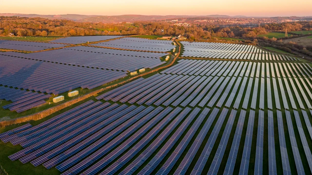 Türkiye güneş enerjisinden günlük 141.571 MWh ile rekor elektrik üretti