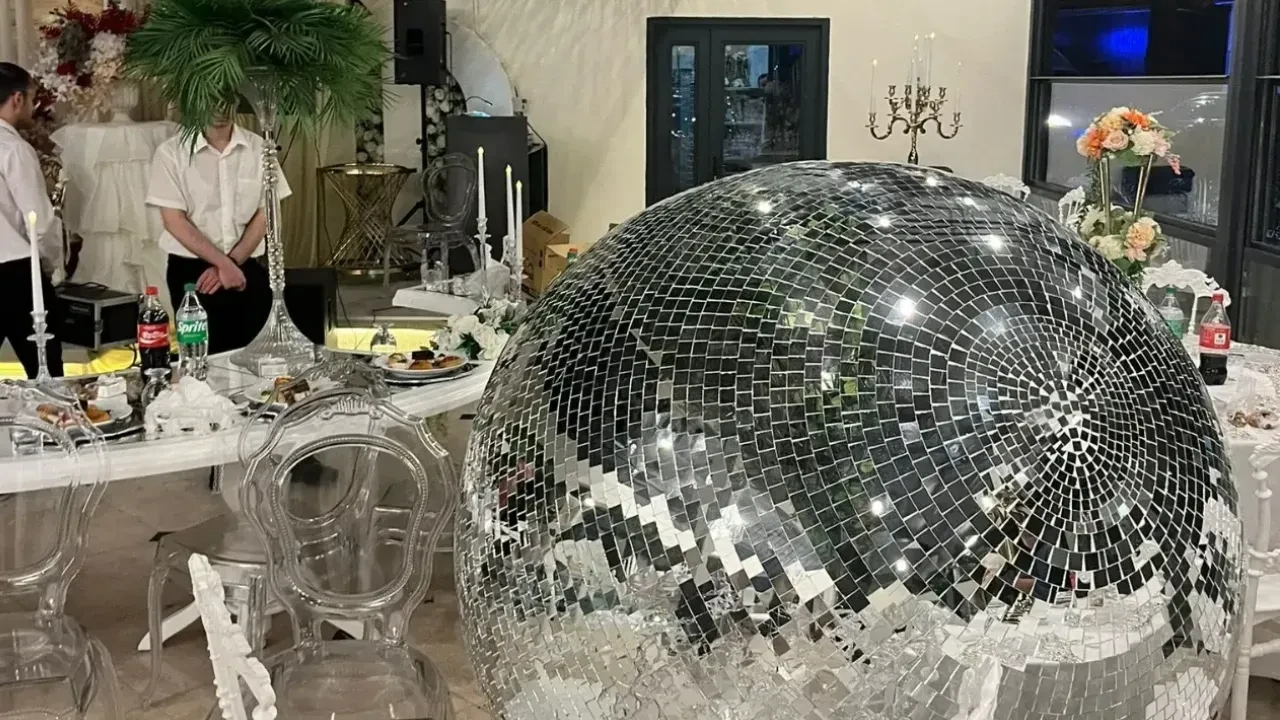 İzmit’te kına gecesinde korku dolu anlar: Disko topu gelinin üzerine düştü