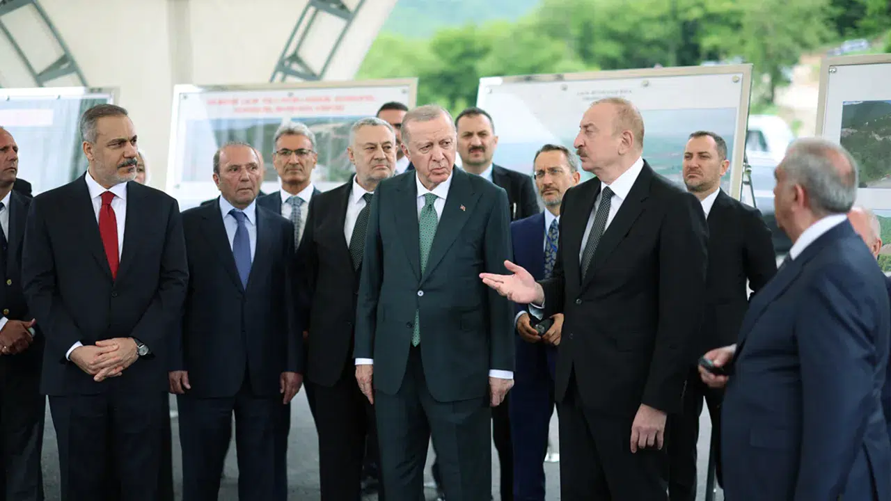 Erdoğan ve Aliyev, Laçın Uluslararası Havalimanı’nın açılışını yaptı