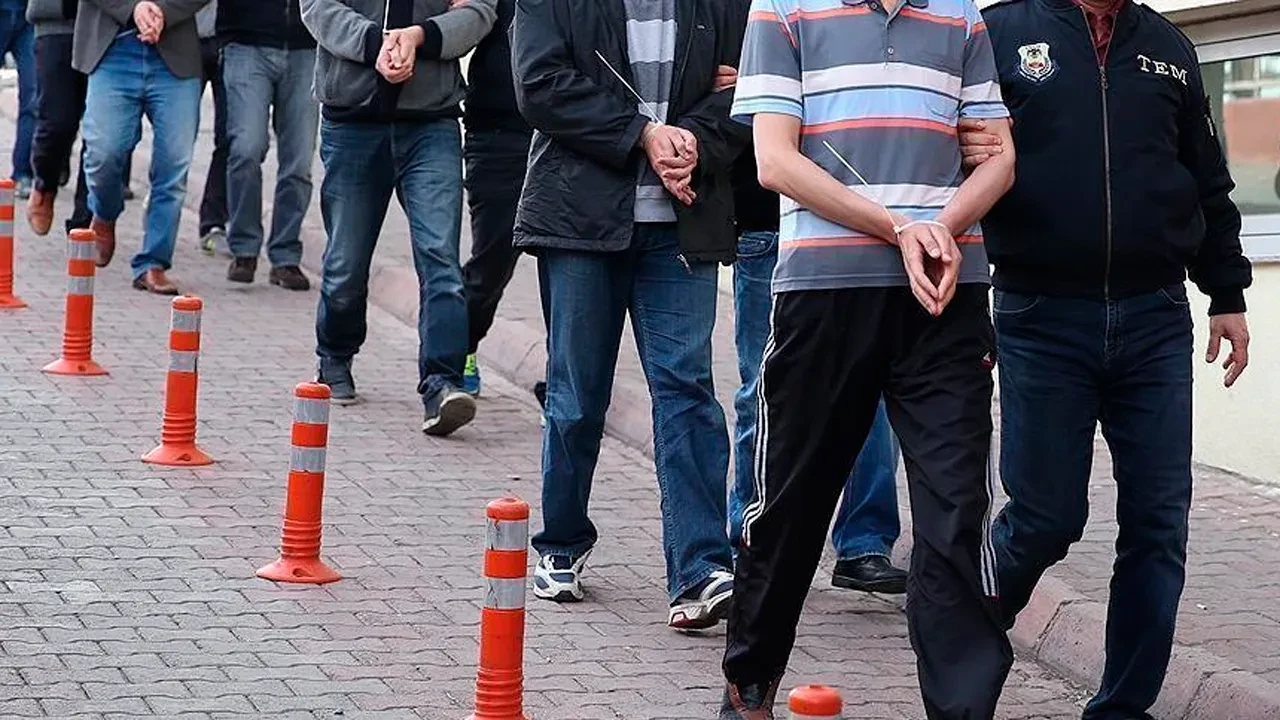 TSK'ya FETÖ operasyonu: 56 askere gözaltı