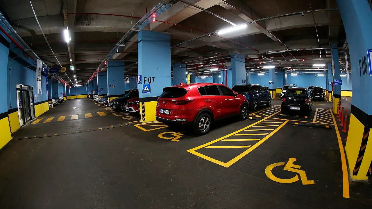 Geçici olarak kapatılmış olan İSPARK otoparkları yeniden hizmete açıldı