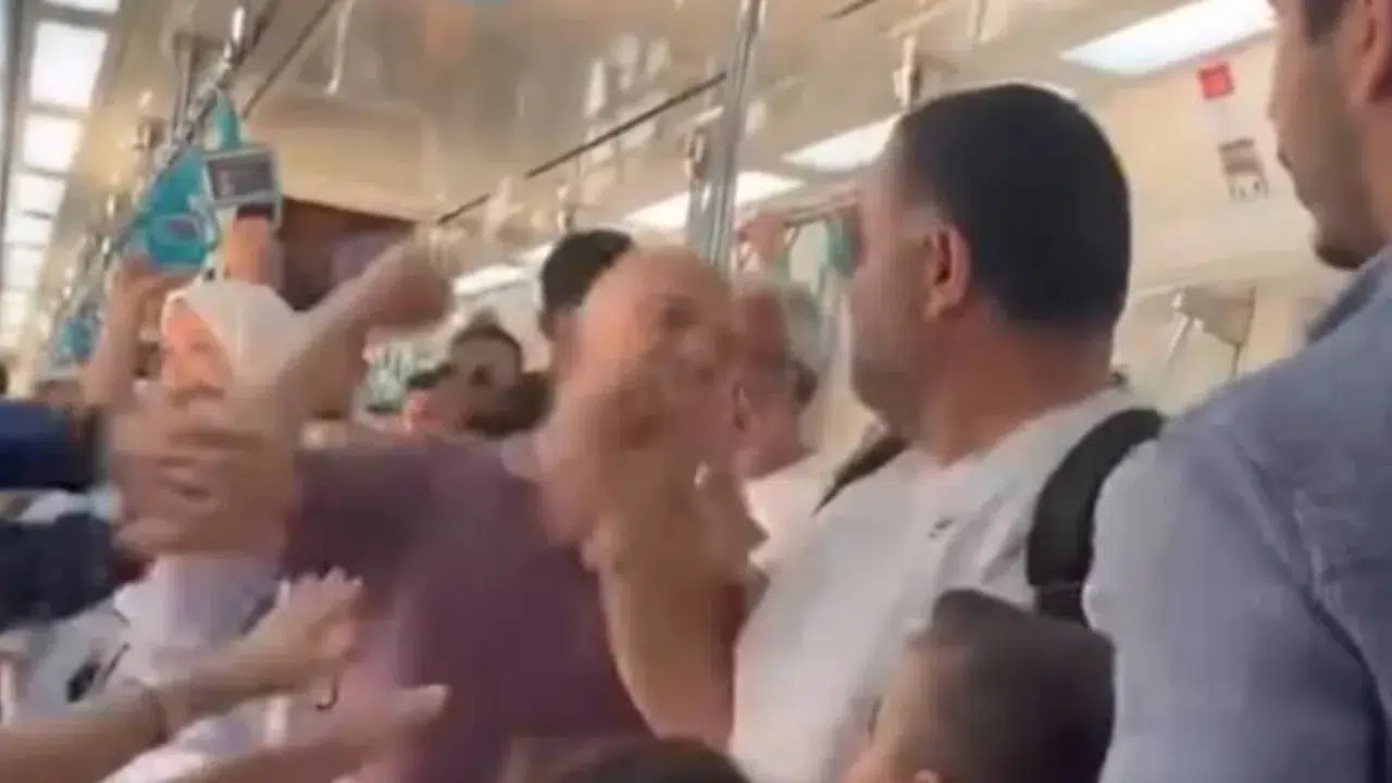 İki çocuğuyla yolculuk eden adam Marmaray’da saldırıya uğradı