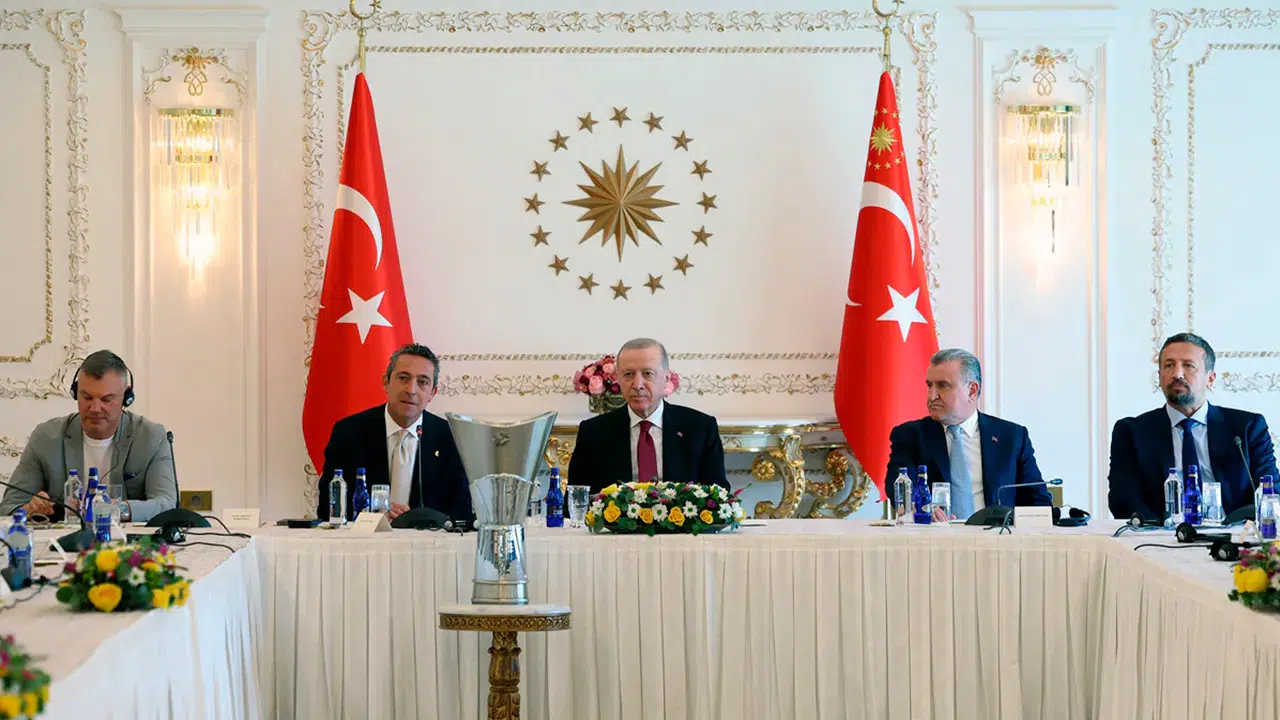 Euroleague şampiyonu Fenerbahçe Beko Cumhurbaşkanı Erdoğan'ı ziyaret etti