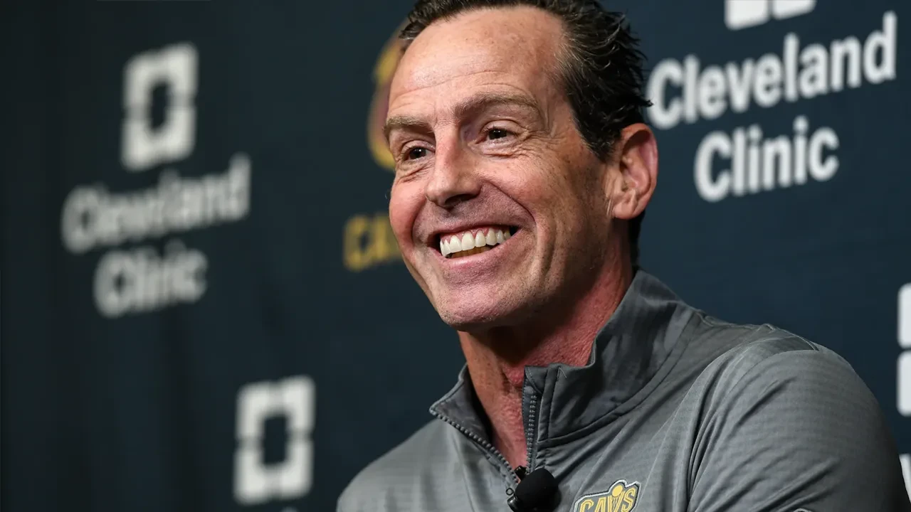 NBA'de sezonun başantrenörü Cleveland Cavaliers'ın koçu Kenny Atkinson oldu