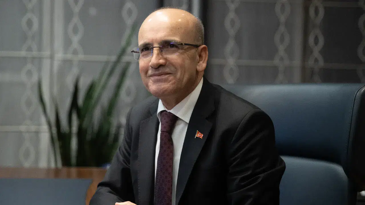 Mehmet Şimşek: “Ilımlı büyüme sürüyor, dezenflasyon devam ediyor”