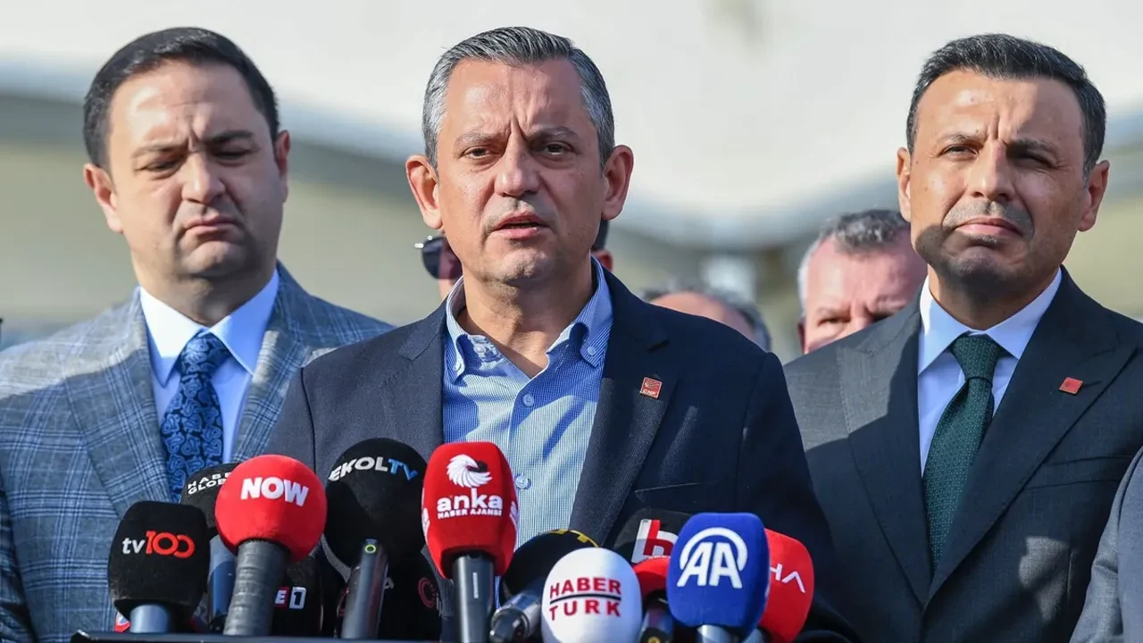 Özgür Özel Erdoğan'a seslendi: "Biz terörsüz Türkiye’de varız, siz de tutuksuz yargılamada var olun"