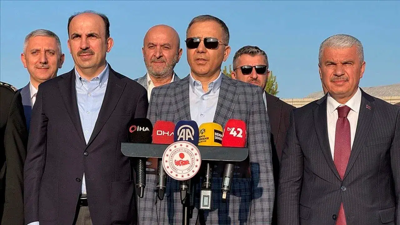 İçişleri Bakanı Yerlikaya'dan sürücülere uyarılar