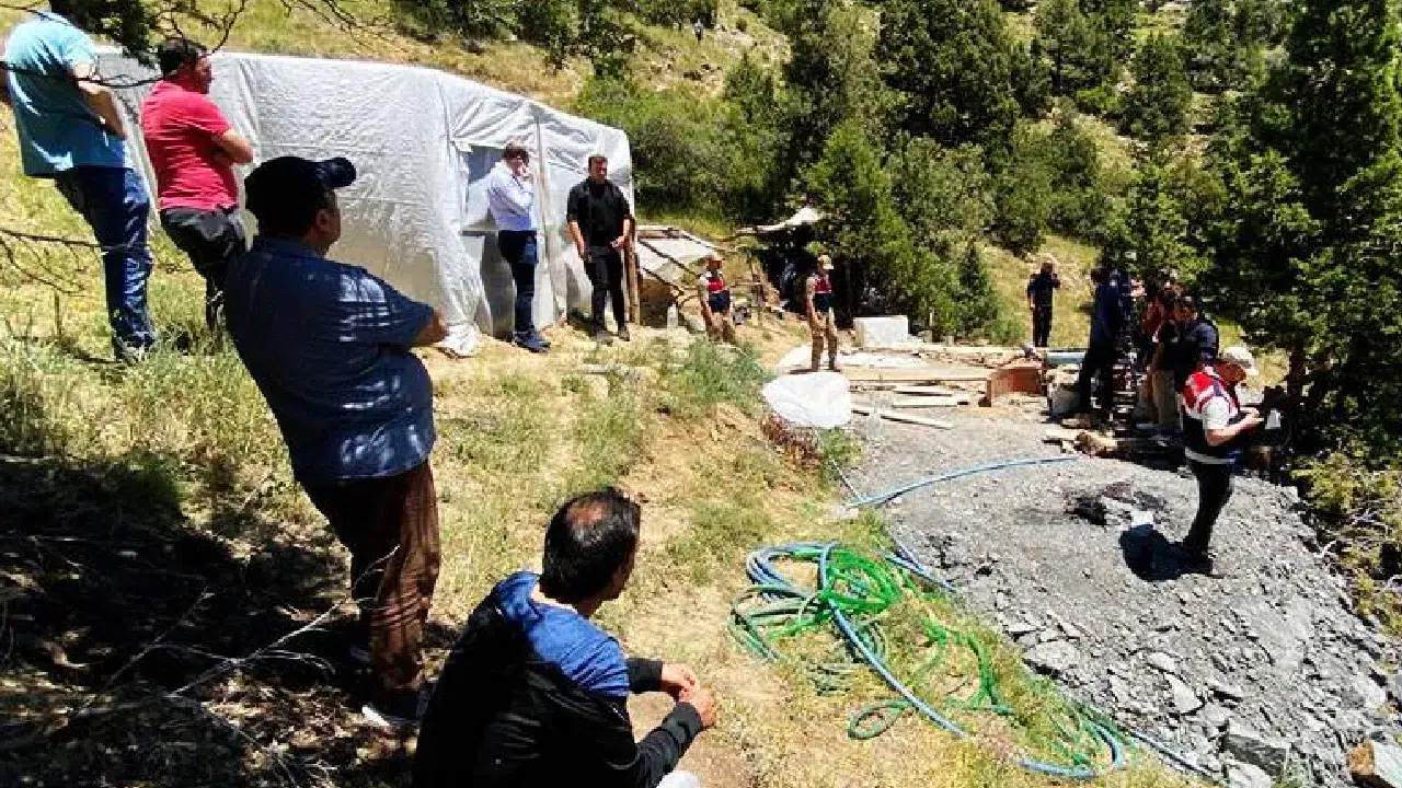 Erzurum Oltu’da taş ocağında göçük: 3 işçi hayatını kaybetti