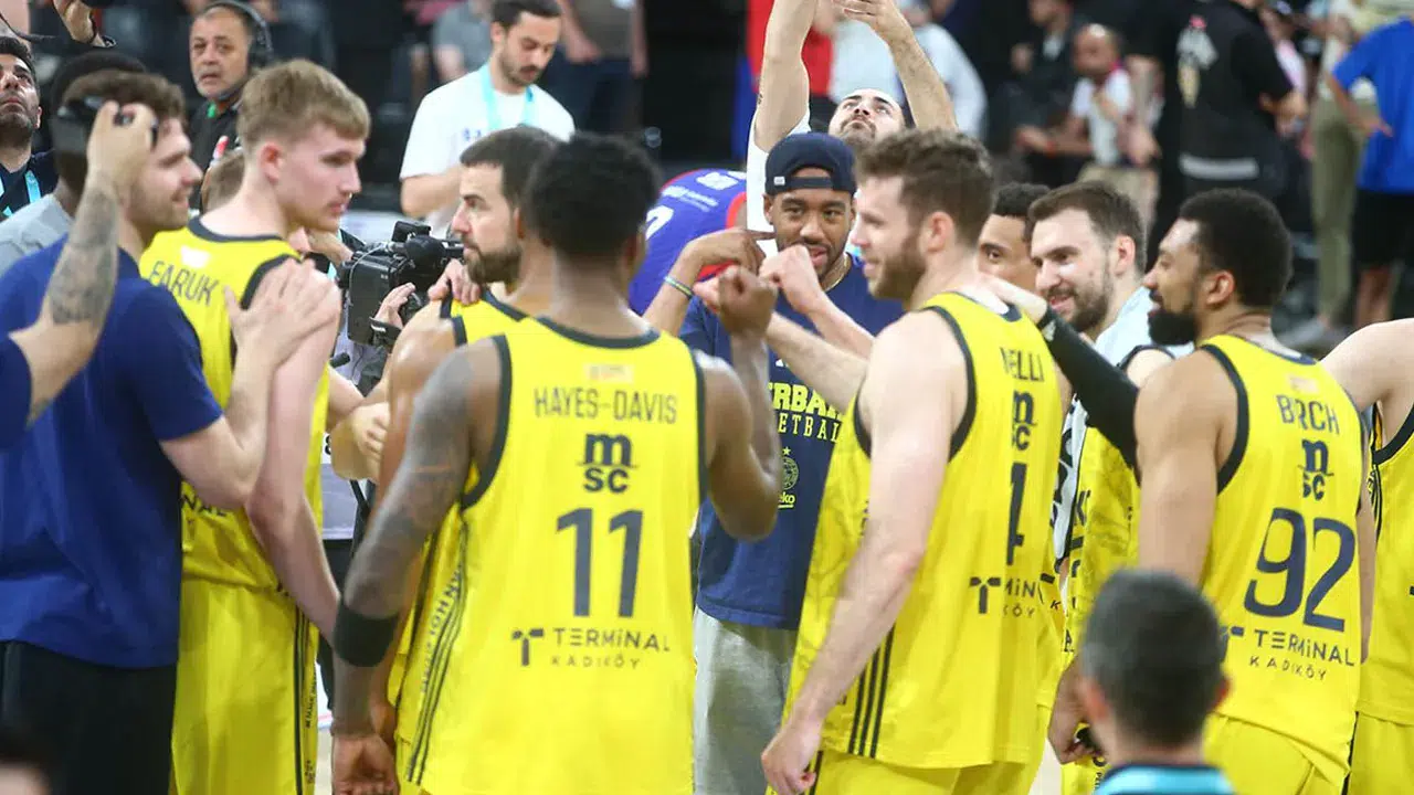 Fenerbahçe Beko, Bahçeşehir’i 3-0 ile geçti ve Basketbol Süper Ligi finaline yükseldi