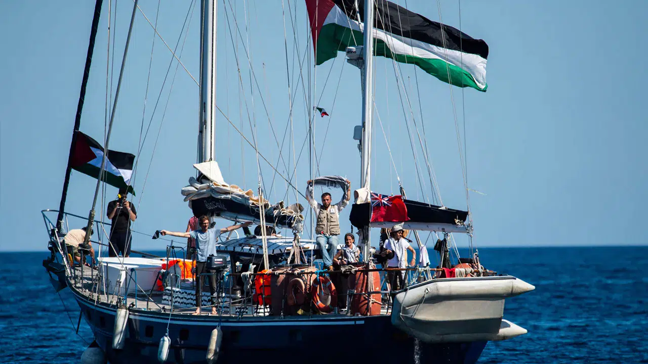 Dışişleri Bakanlığı'ndan iki Türk'ün de içerisinde bulunduğu Madleen'in İsrail tarafından alıkonulmasına sert tepki