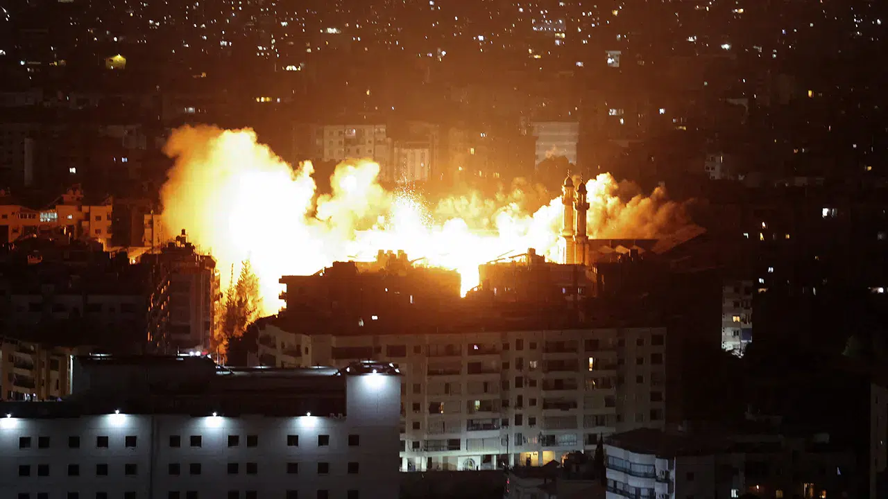 İsrail, Lübnan'da yerleşim yerlerini hedef aldı