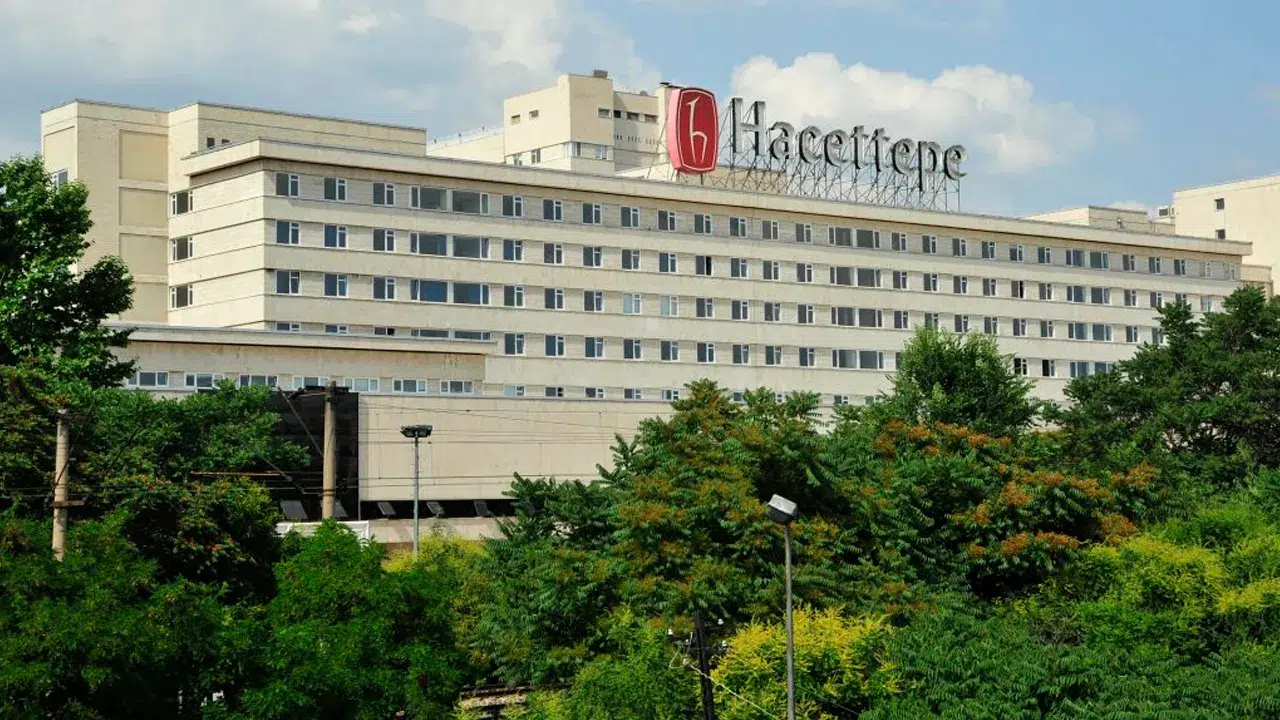 Hacettepe Üniversitesi yüzlerce öğrenciyi ‘tadilat gerekçesiyle’ yurtlarından çıkarıyor