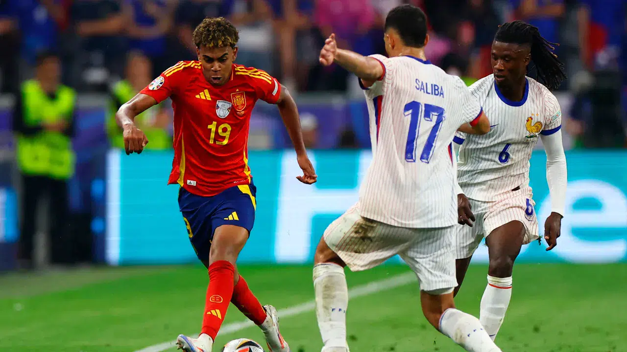 İspanya 9 gollü tarihi maçta Fransa'yı 5-4 yenerek finale çıktı