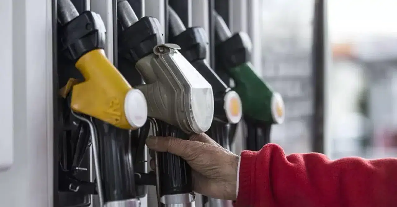 Benzine 2,68 TL, motorine 4,06 TL indirim bekleniyor