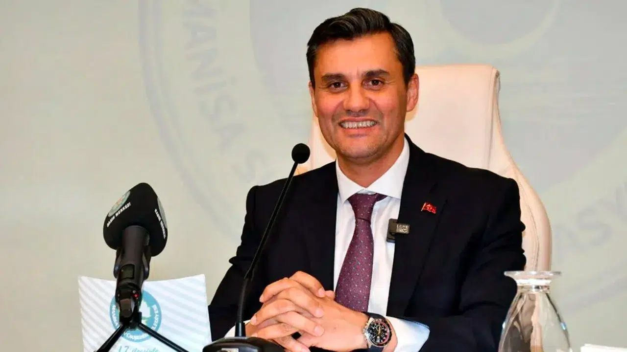 Manisa Büyükşehir Belediye Başkanı Ferdi Zeyrek hayatını kaybetti