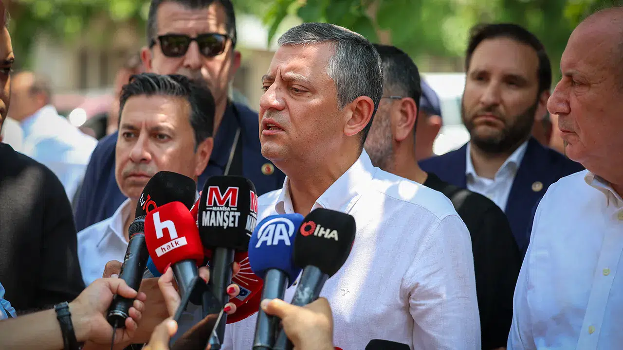 Özgür Özel'den İsrail'e kınama, hükümete çağrı: "Yumuşak dil, cesaretlendirici tavırlar bir an önce terk edilmeli!"