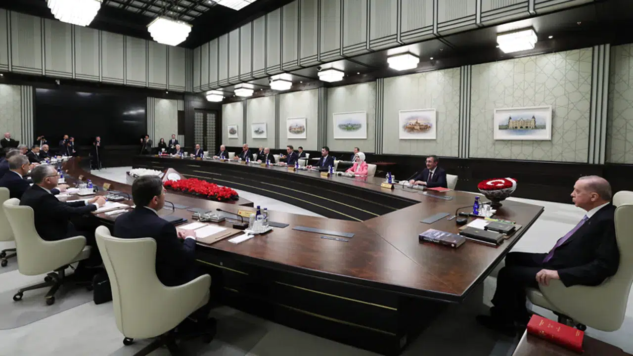 Kabine bugün toplanıyor: Gündemde terörle mücadele, ekonomi ve dış politika var