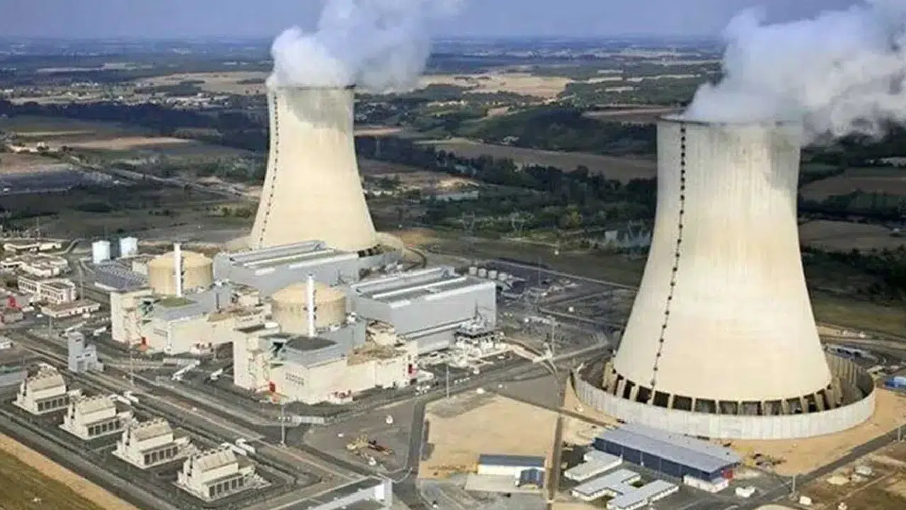 İsrail, İran'ın nükleer tesisini vurdu!