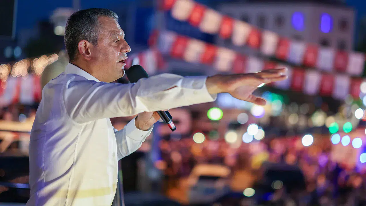 Özgür Özel, CHP Kurultayı davasına ilişkin: "Kayyum atanırsa o binadan içeri giremez"