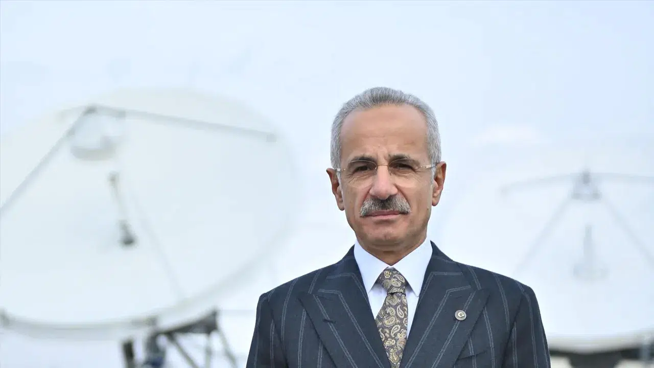Bakan Uraloğlu: İran hariç tüm hava sahaları açıldı