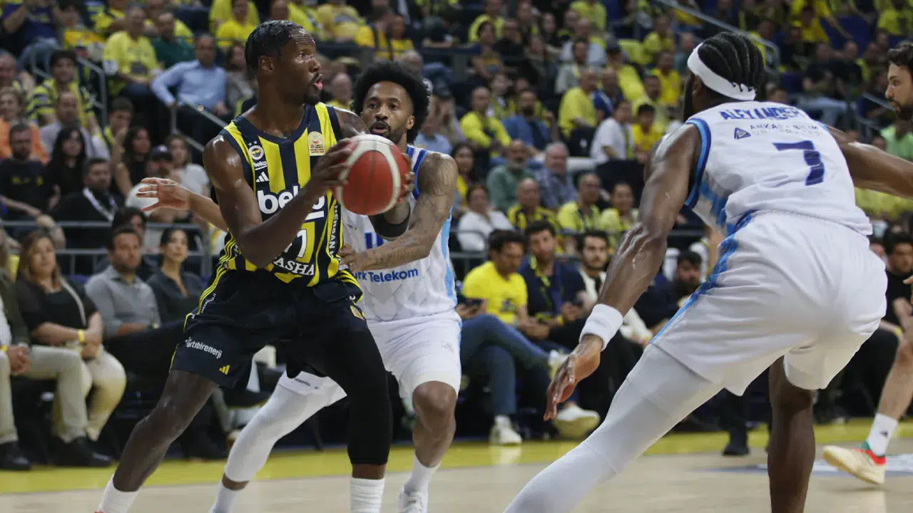 Fenerbahçe Beko, Türk Telekom’u 101-94 yenerek yarı finale yükseldi