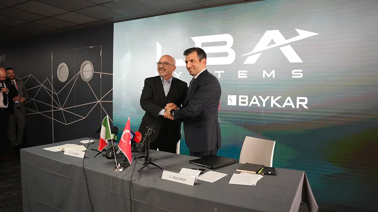 İsrail'e silah satan Leonardo şirketinden Baykar'a büyük övgü: Tarihimizde ilk kez başka firmayla ortak stant açtık