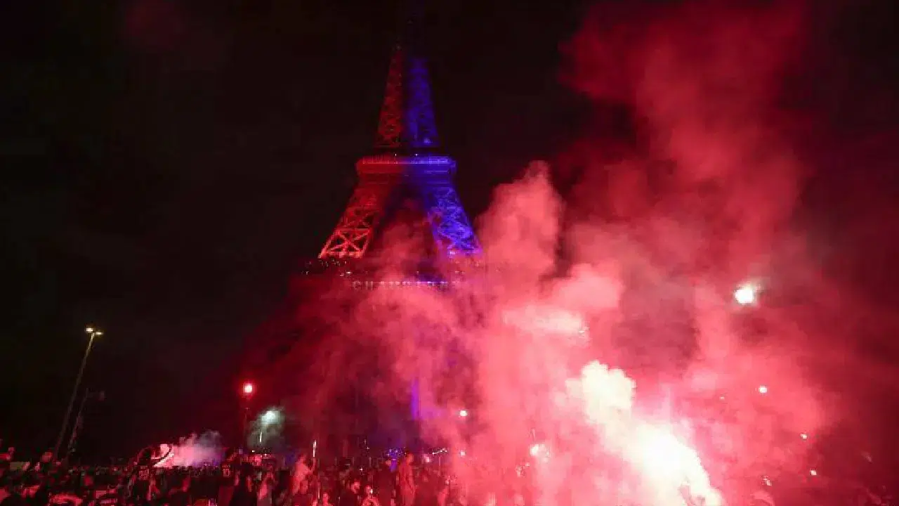 PSG’nin şampiyonluk kutlamaları Paris’i karıştırdı: En az 81 gözaltı