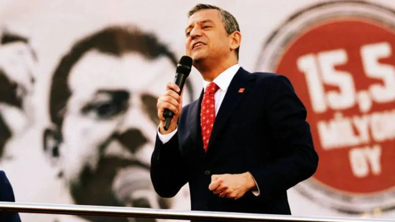 Özgür Özel'den Gaziosmanpaşa'da sert tepki: Belediyeye çökülürse, bu bir darbe girişimidir