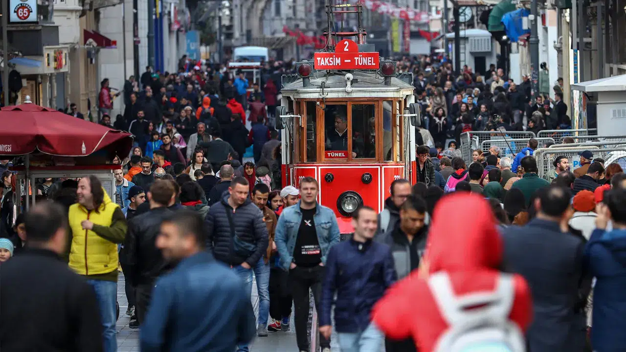 "İstanbullunun gündemi ekonomi, Ekrem İmamoğlu ve deprem"