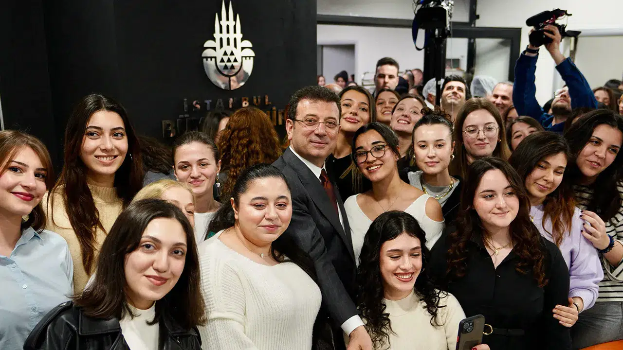 İmamoğlu: "Bu ülkenin pırıl pırıl beyinlerini kaybediyoruz, daha büyük bir beka sorunu olabilir mi?"