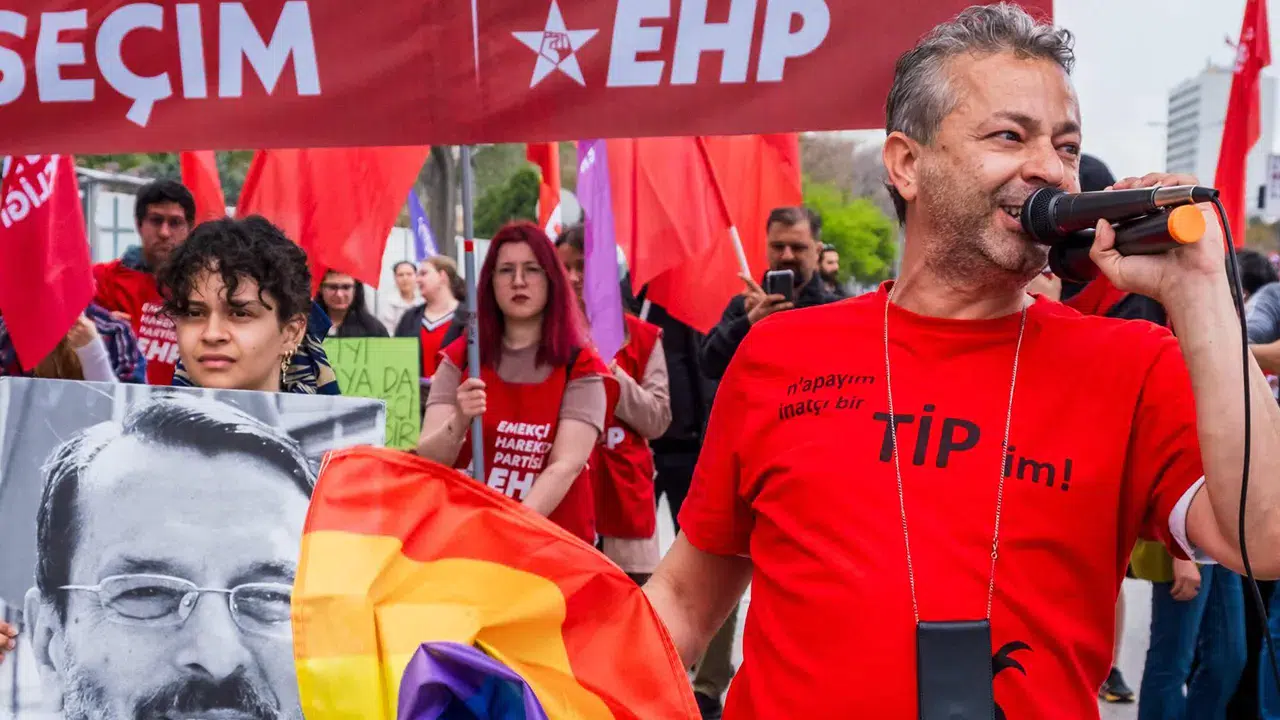 İrfan Değirmenci: Gay olduğumu açıkladıktan sonra cesaretimden dolayı tebrik edenler oldu