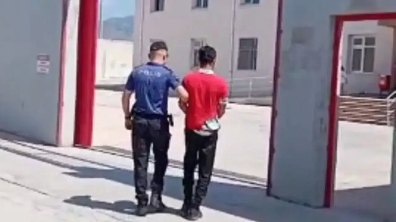 Hatay’da minibüste taciz şüphelisi tutuklandı